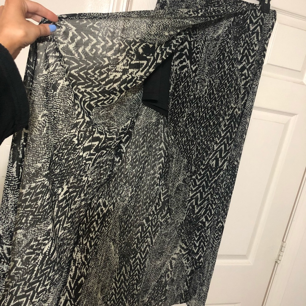 Black and white flowy skirt